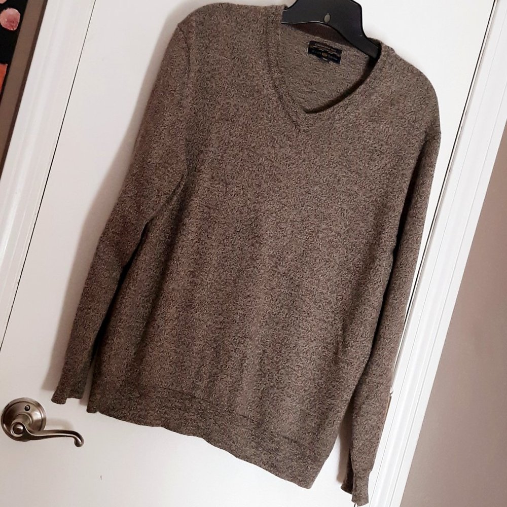 Italian Spun Wool Blend V Neck Sweater 😍